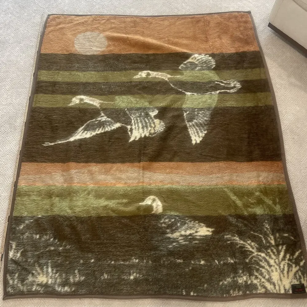 VTG Ibena Flying Geese Blanket Reversible Sunset Cabin TURKEY 79